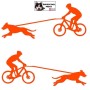 Homme pratiquant du vélo tout terrain (VTT) avec son chien - Autocollant CaniVTT - Stickers voiture - orange