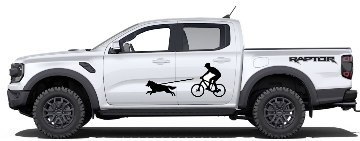 autocollant canivtt - homme en vtt pratiquant du canivtt avec son chien de type husky - autocollant voiture